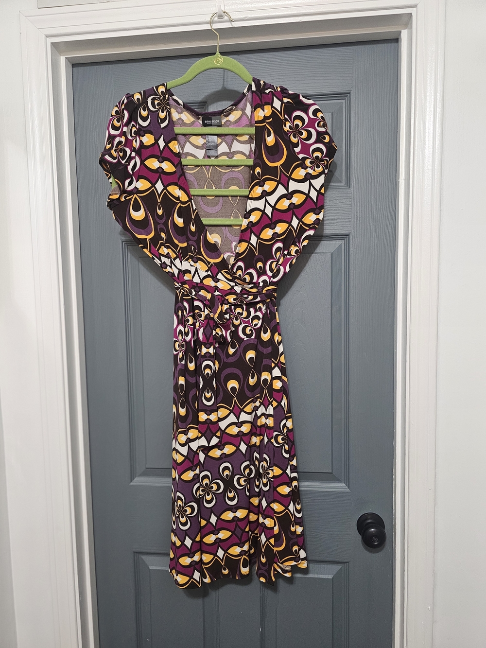 Retro-Inspired Purple Abstract Print Wrap Dress with Tie Waist